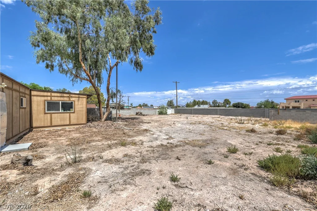 8020 La Cienega, Las Vegas, NV 89123