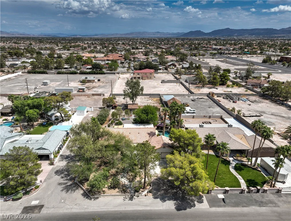 8020 La Cienega, Las Vegas, NV 89123
