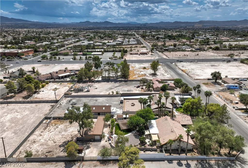 8020 La Cienega, Las Vegas, NV 89123