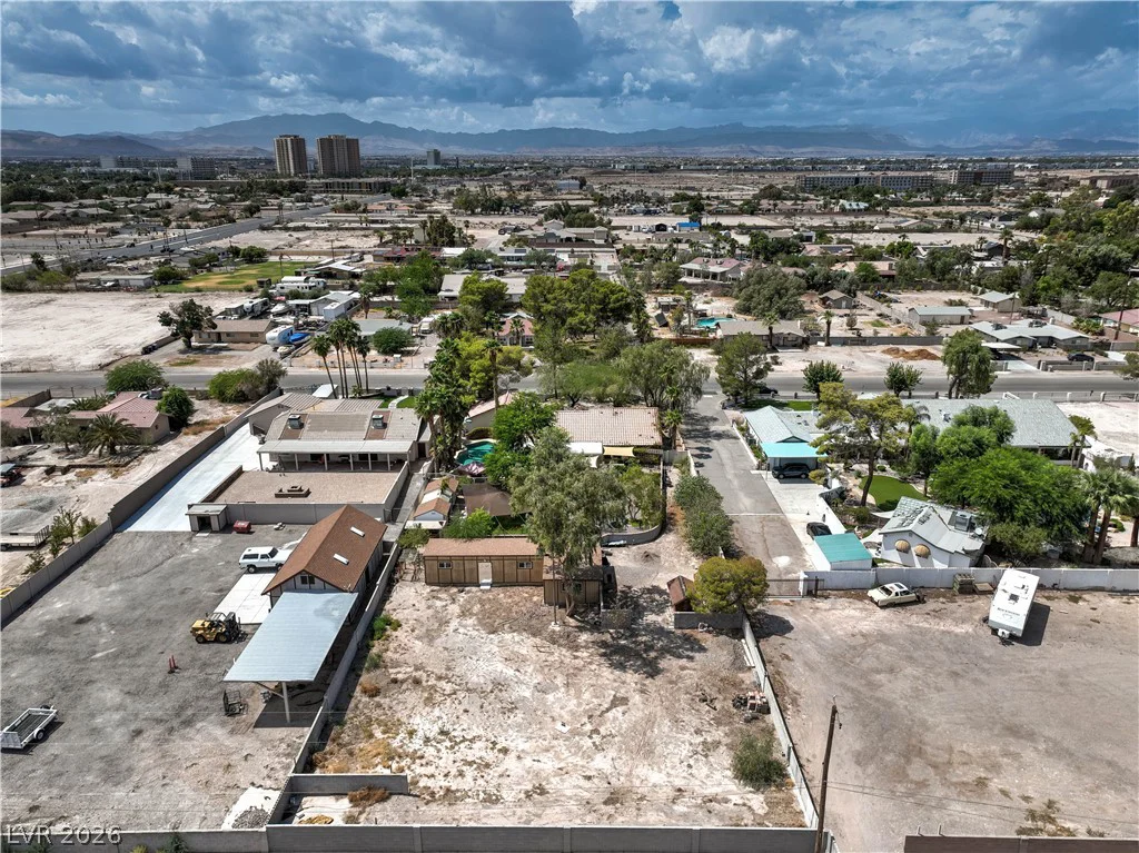 8020 La Cienega, Las Vegas, NV 89123