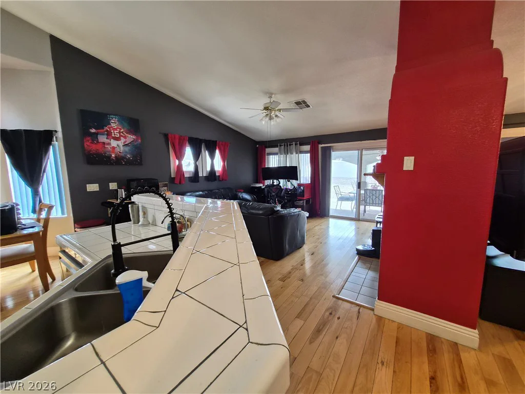 6413 Mahogany Peak, Las Vegas, NV 89110