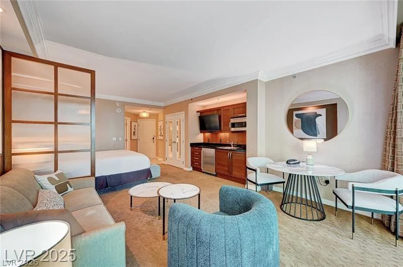 135 Harmon, Las Vegas, NV 89109