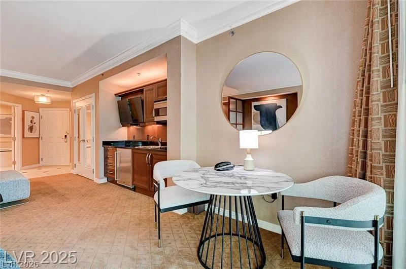 135 Harmon, Las Vegas, NV 89109