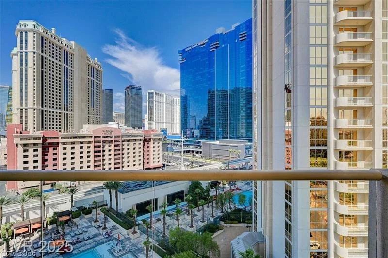 135 Harmon, Las Vegas, NV 89109
