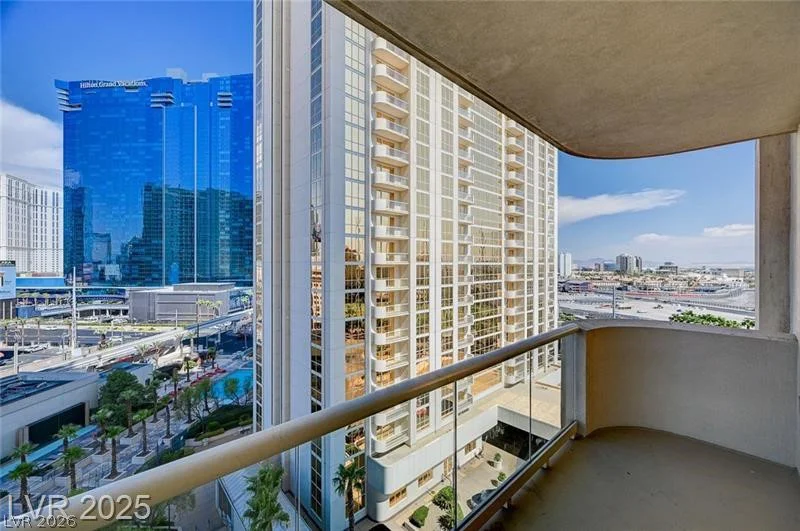 135 Harmon, Las Vegas, NV 89109