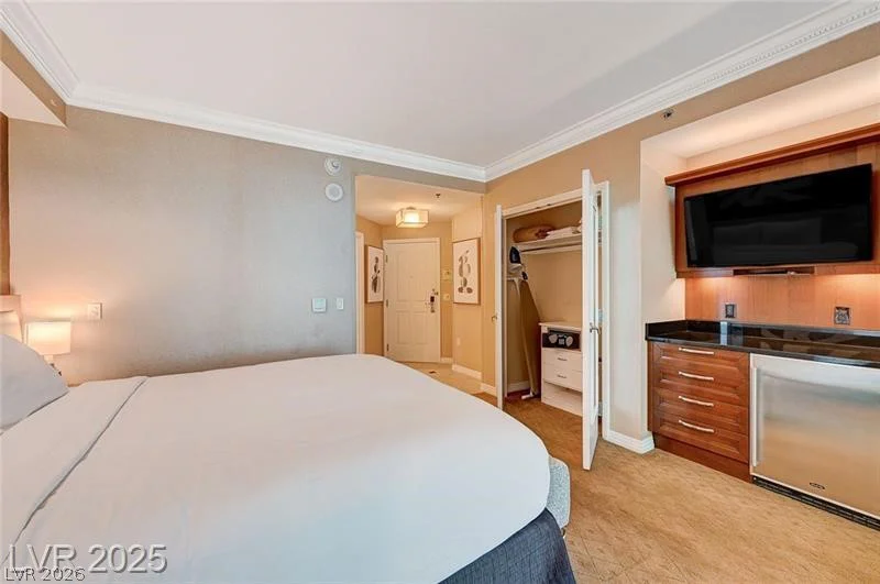 135 Harmon, Las Vegas, NV 89109