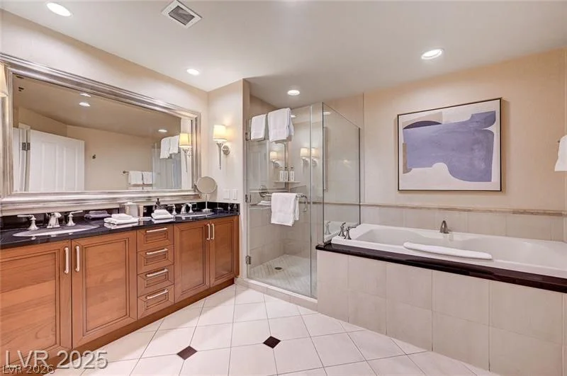 135 Harmon, Las Vegas, NV 89109