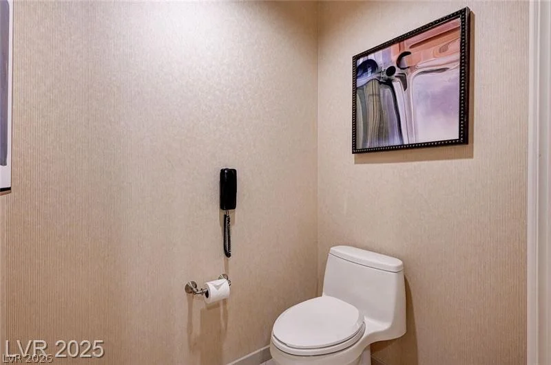 135 Harmon, Las Vegas, NV 89109