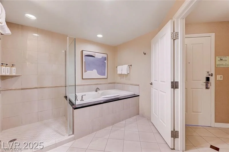 135 Harmon, Las Vegas, NV 89109