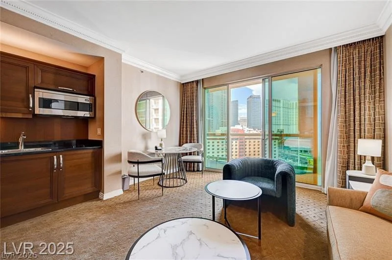 135 Harmon, Las Vegas, NV 89109