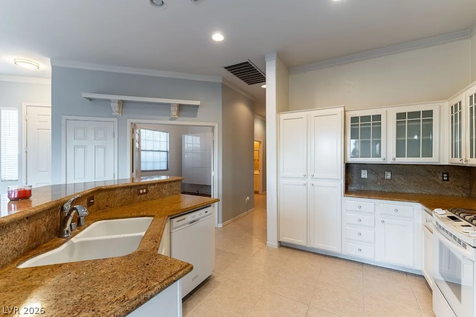 252 Spring River, Las Vegas, NV 89123