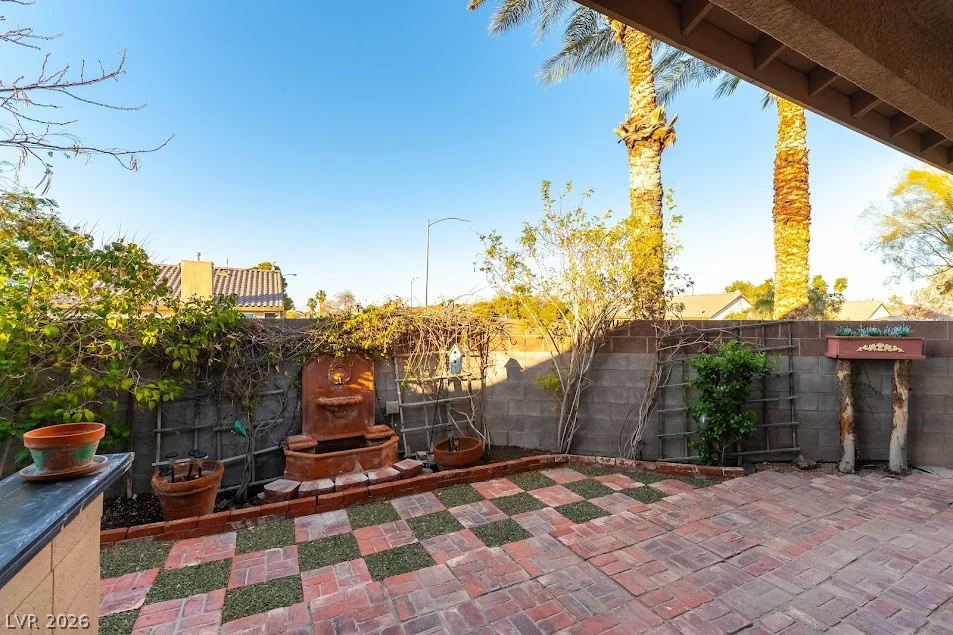 252 Spring River, Las Vegas, NV 89123