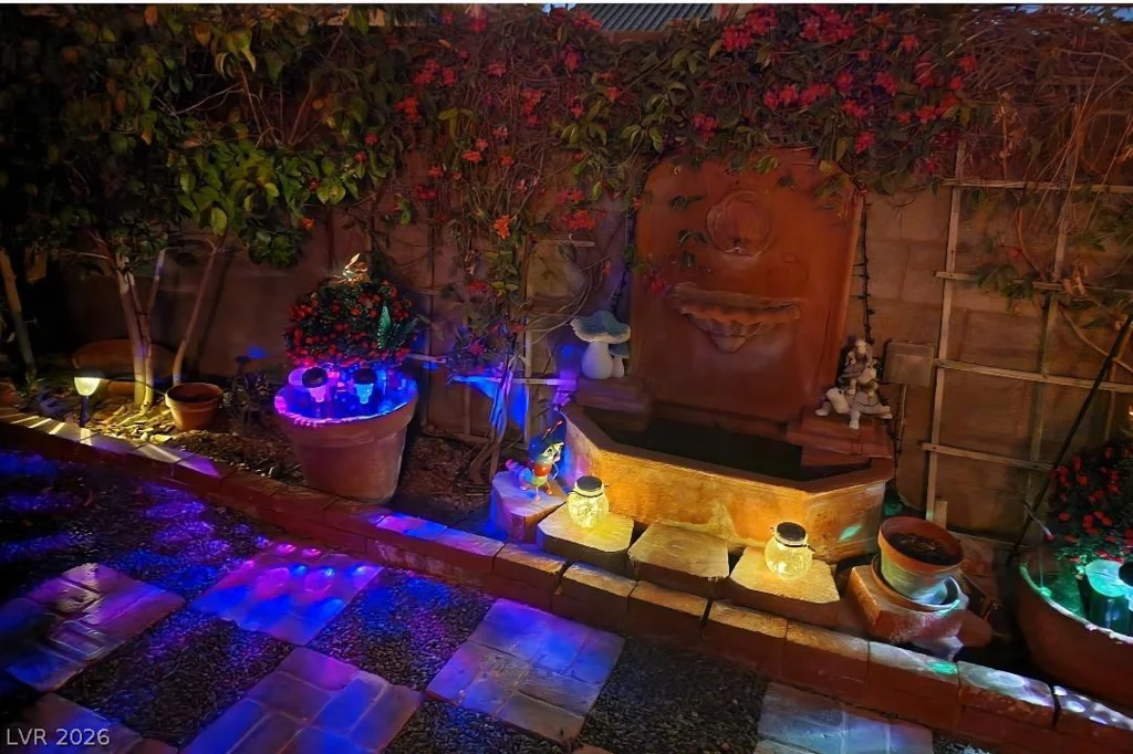 252 Spring River, Las Vegas, NV 89123