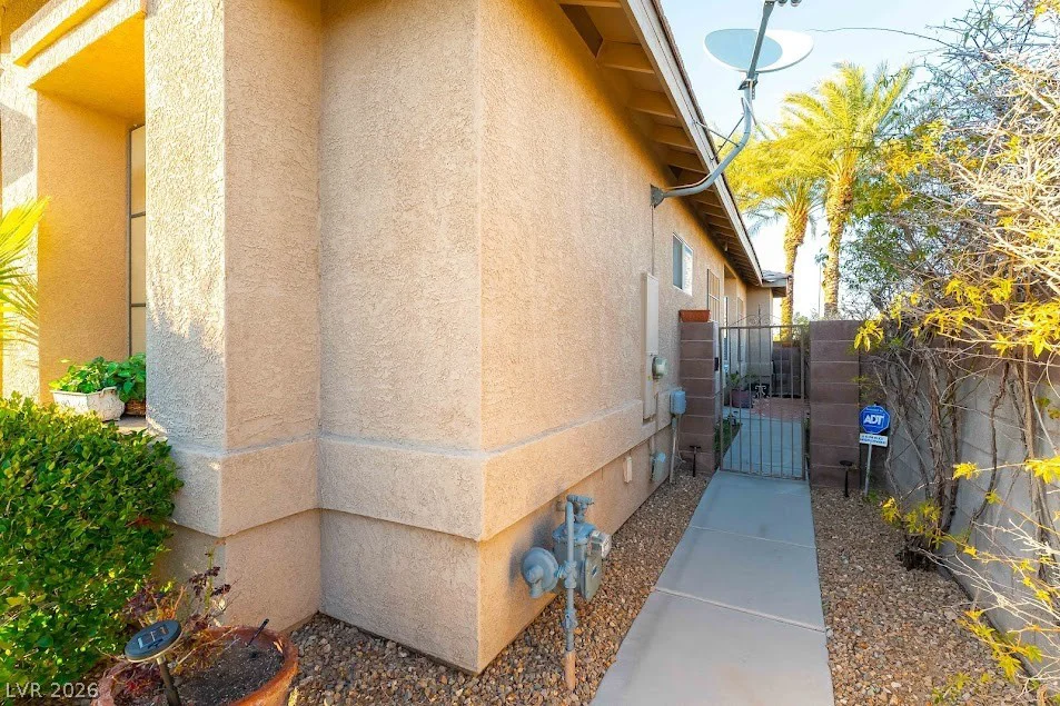 252 Spring River, Las Vegas, NV 89123