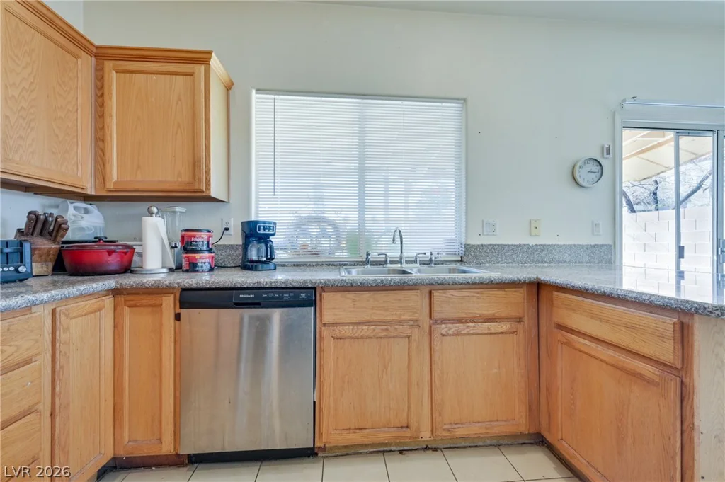 5811 Golden Wing, Las Vegas, NV 89113