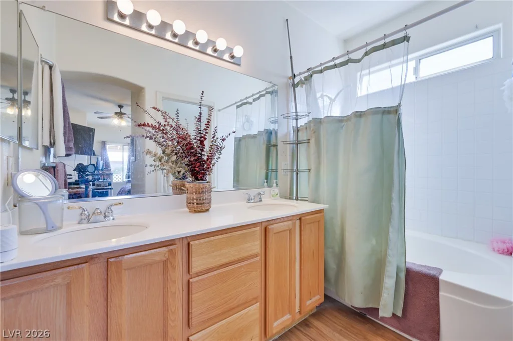 5811 Golden Wing, Las Vegas, NV 89113