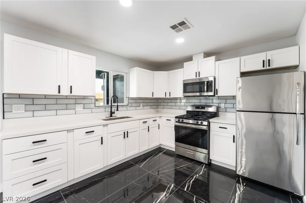 3215 Dillon, North Las Vegas, NV 89030