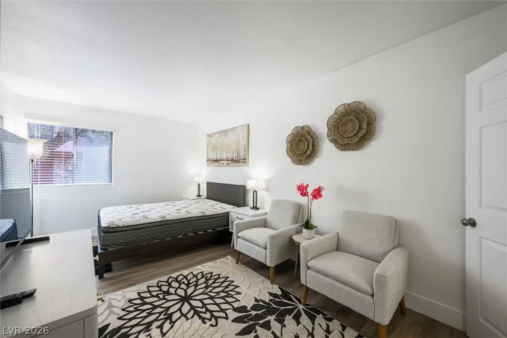 5404 River Glen, Las Vegas, NV 89103