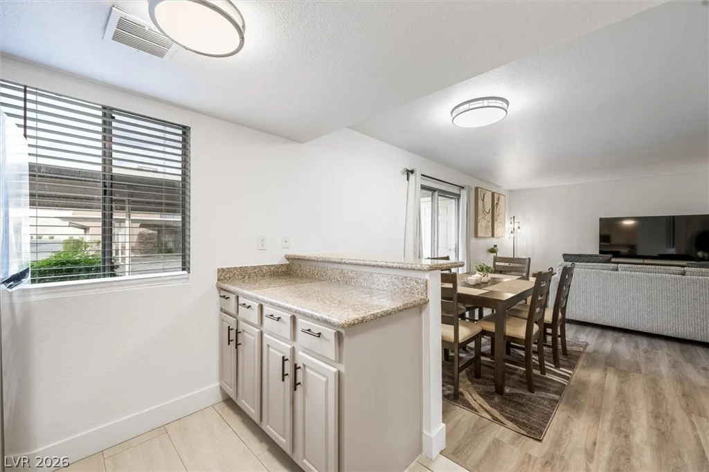 5404 River Glen, Las Vegas, NV 89103