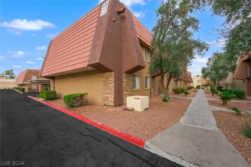5404 River Glen, Las Vegas, NV 89103