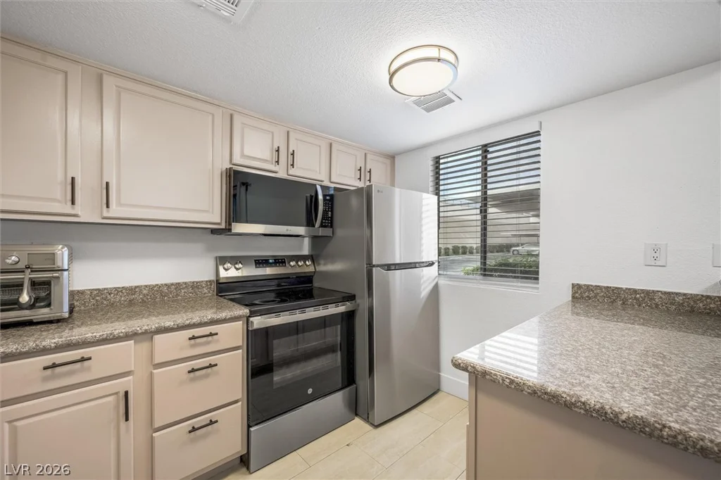 5404 River Glen, Las Vegas, NV 89103