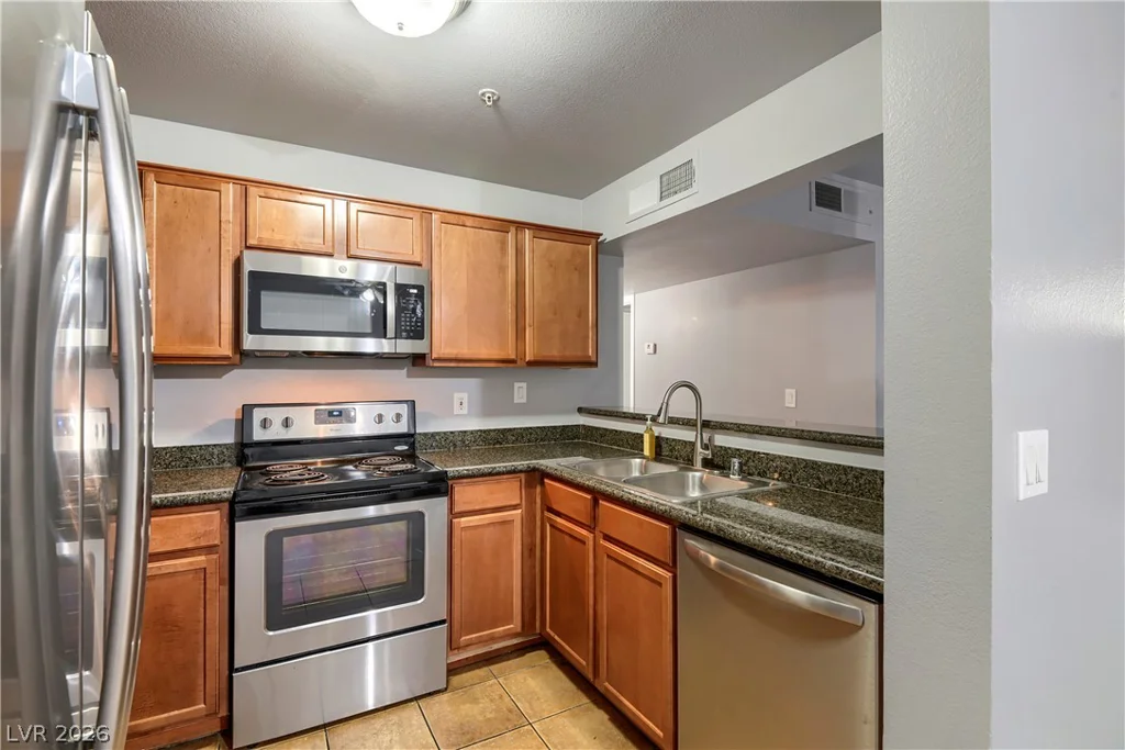 2121 Blue Breeze, Las Vegas, NV 89128