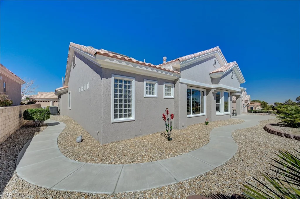 10533 Shoalhaven, Las Vegas, NV 89134