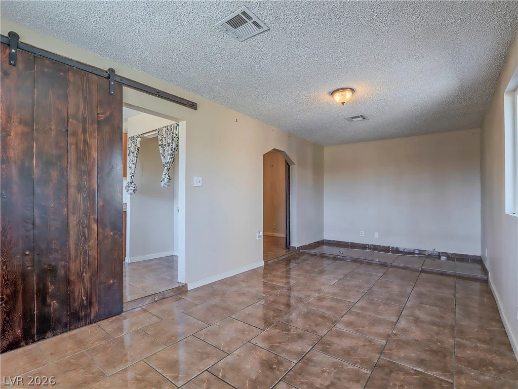 1103 Arrowhead, Las Vegas, NV 89106