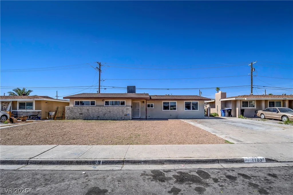 1103 Arrowhead, Las Vegas, NV 89106