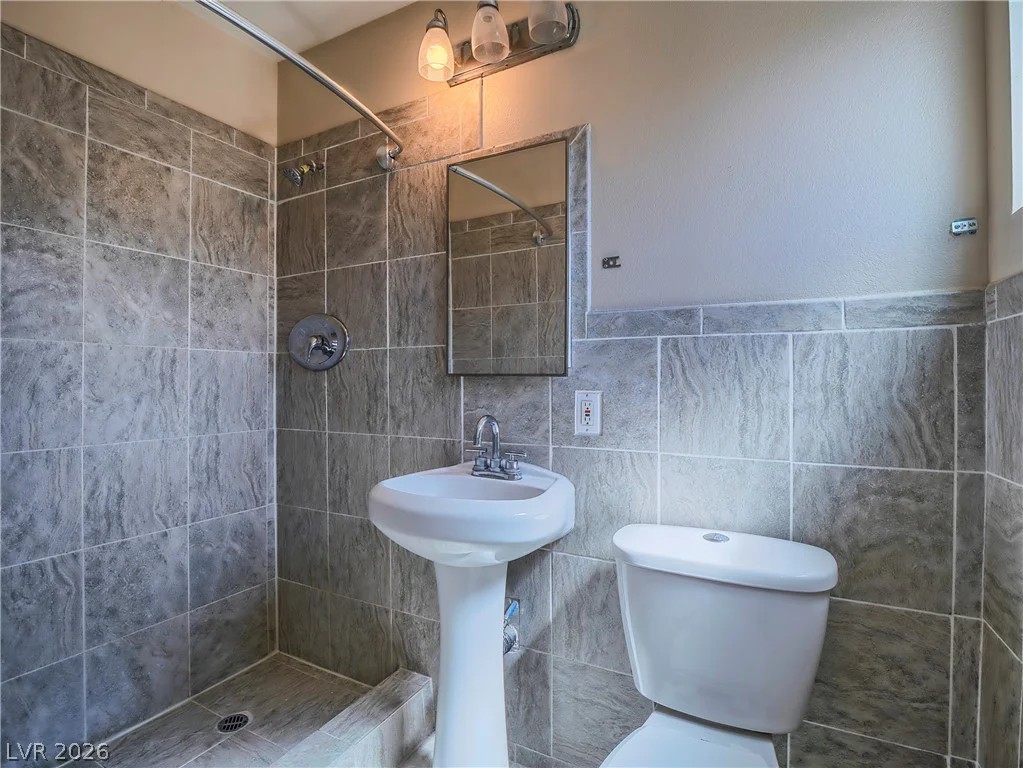 1103 Arrowhead, Las Vegas, NV 89106