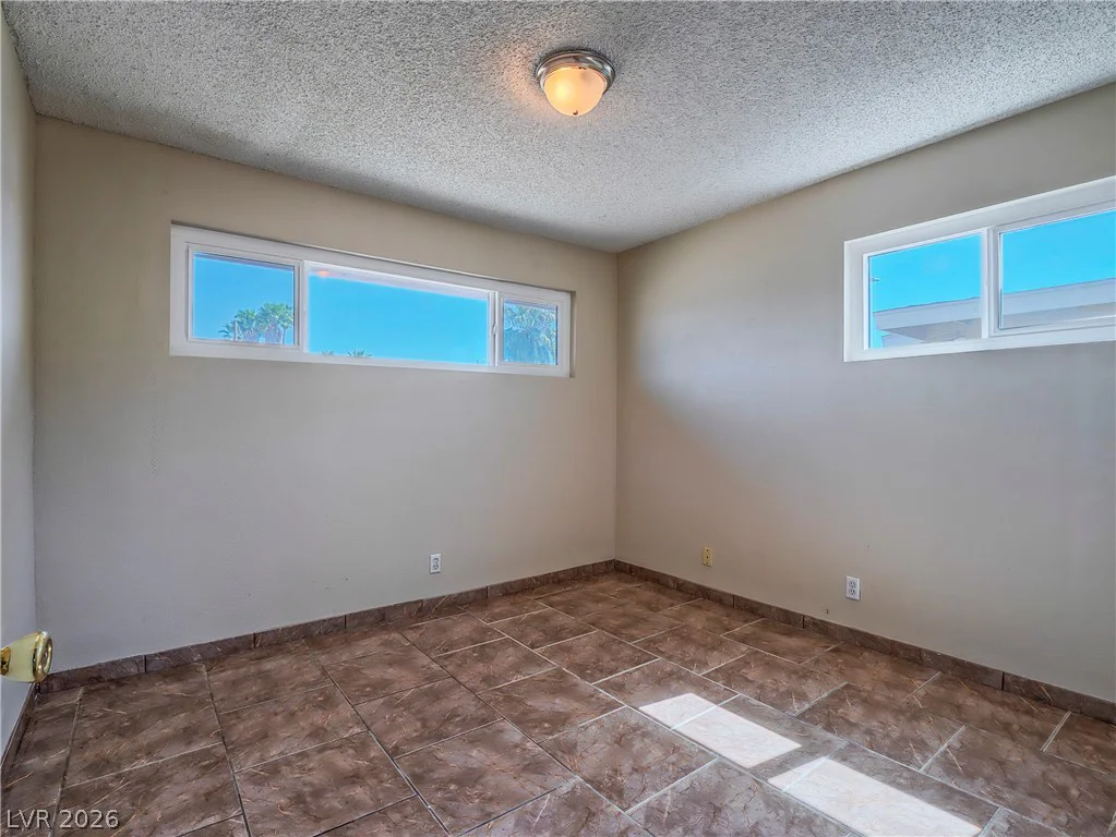 1103 Arrowhead, Las Vegas, NV 89106