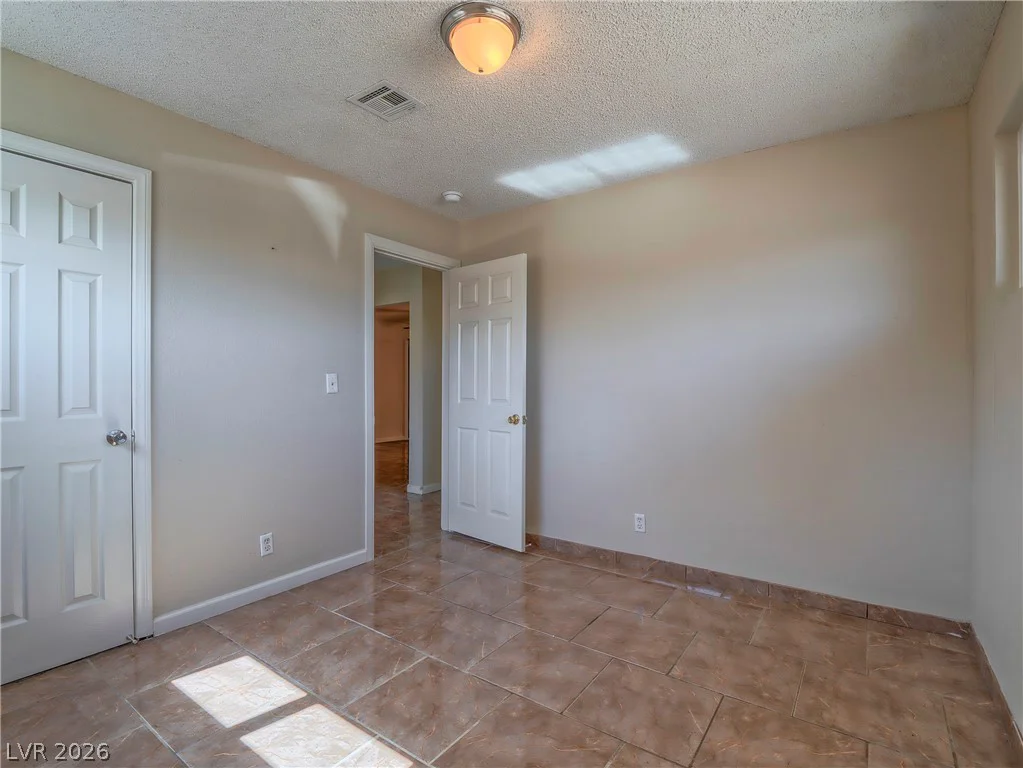 1103 Arrowhead, Las Vegas, NV 89106