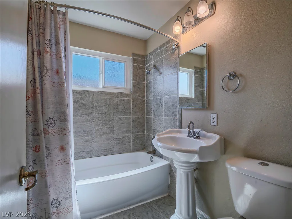 1103 Arrowhead, Las Vegas, NV 89106