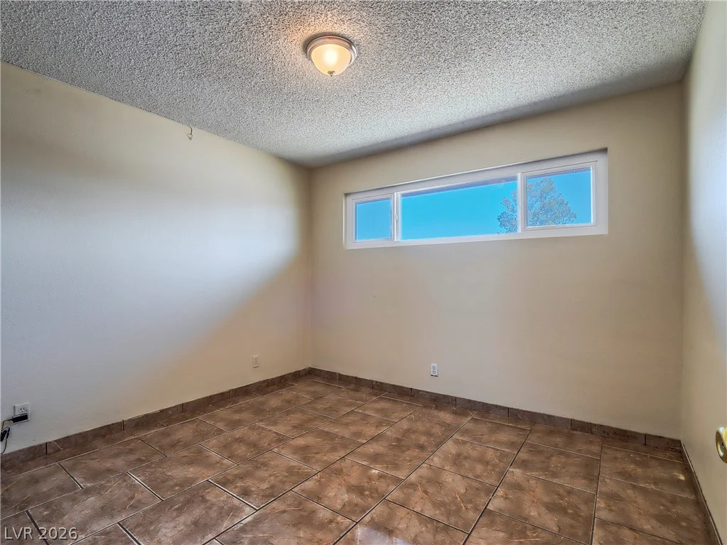1103 Arrowhead, Las Vegas, NV 89106