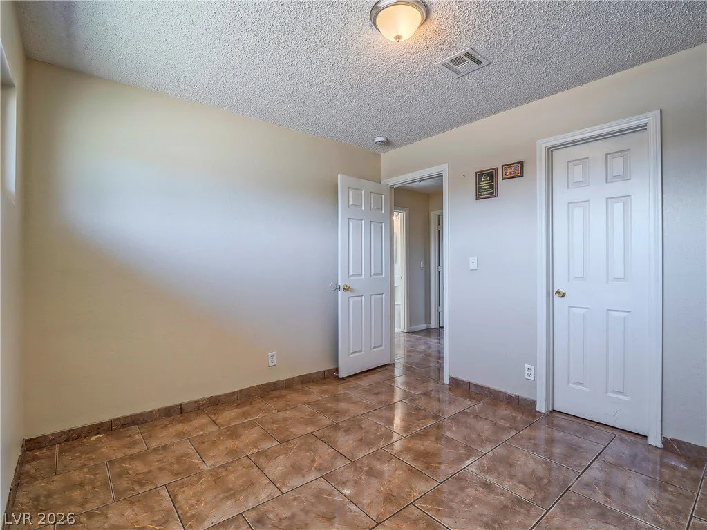 1103 Arrowhead, Las Vegas, NV 89106
