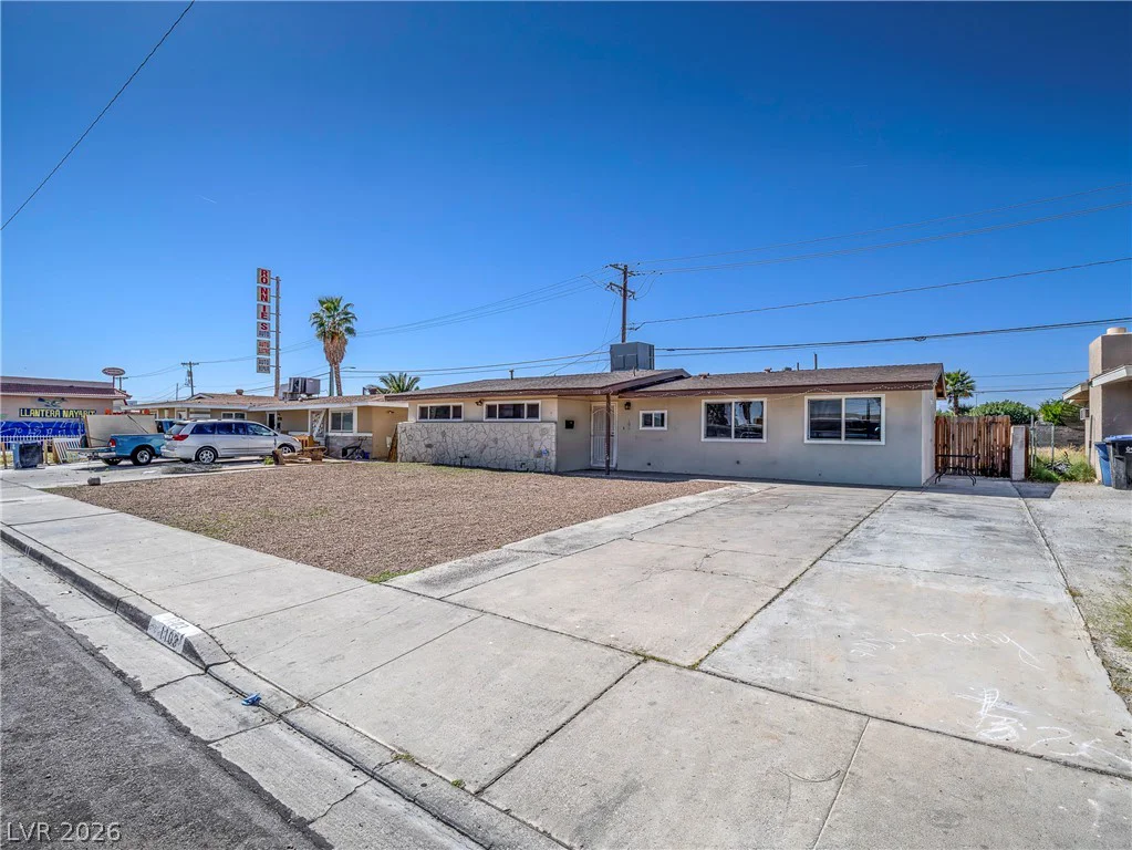1103 Arrowhead, Las Vegas, NV 89106