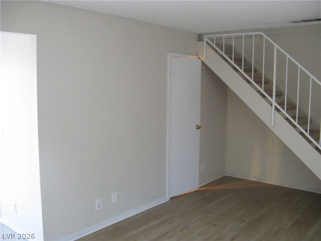 5052 Mountain Vista, Las Vegas, NV 89120