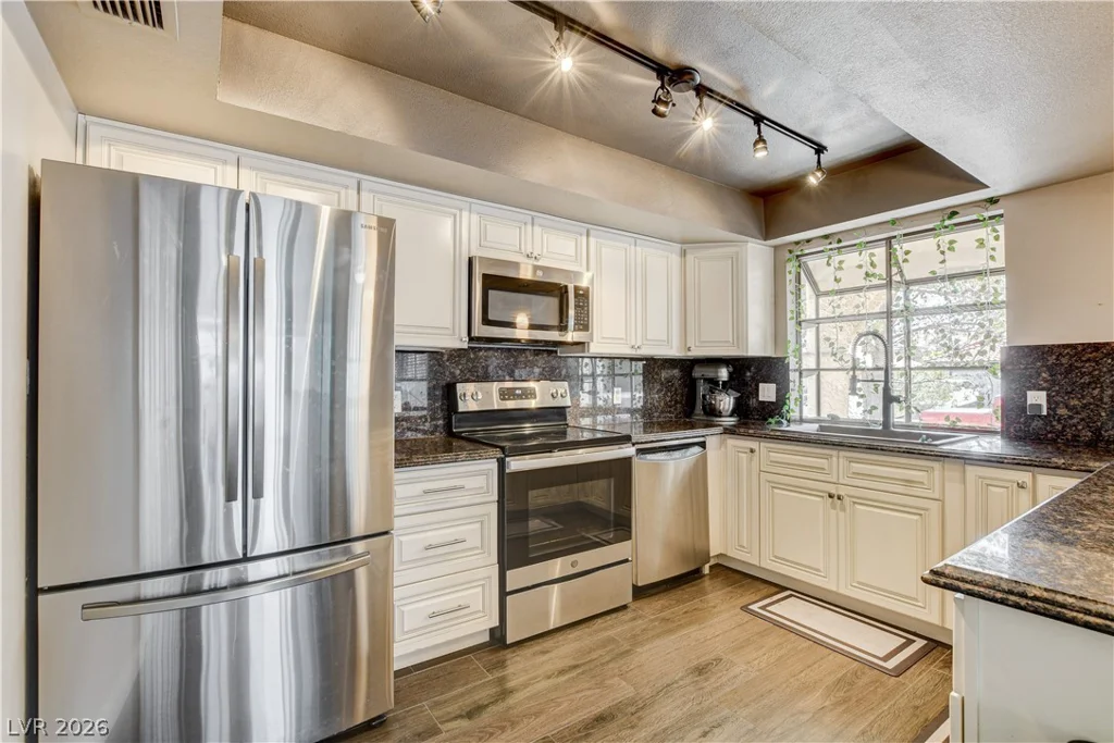 8404 Mulcahy, Las Vegas, NV 89145