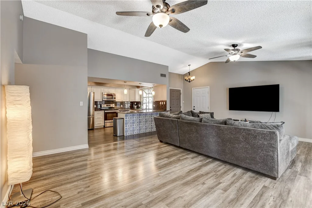 8404 Mulcahy, Las Vegas, NV 89145