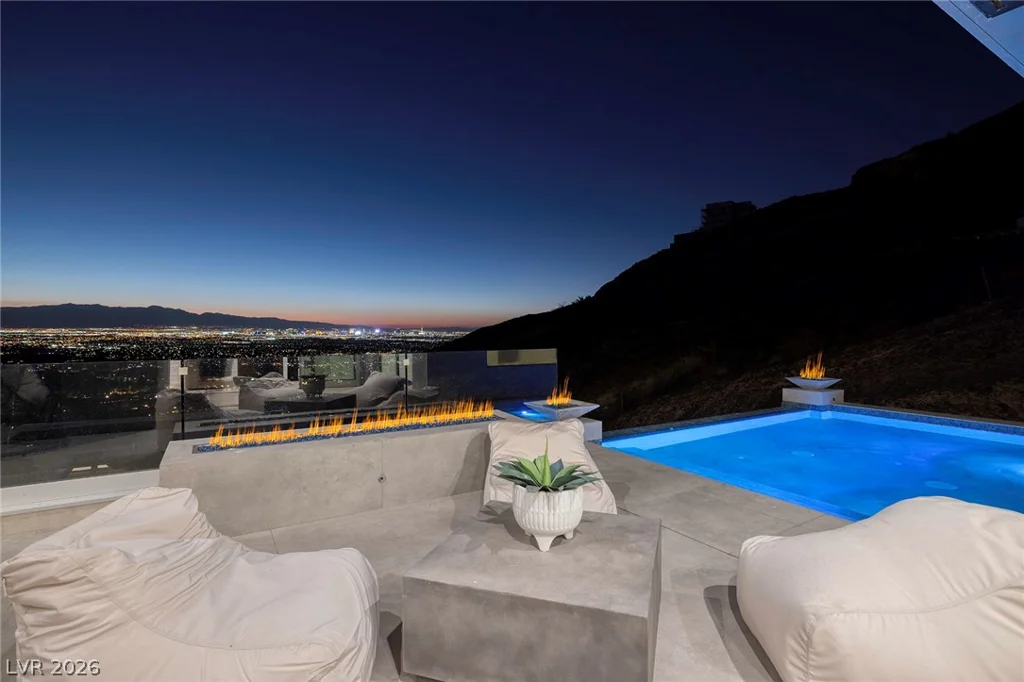 665 Overlook Rim, Henderson, NV 89012