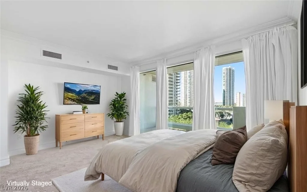 2857 Paradise, Las Vegas, NV 89109