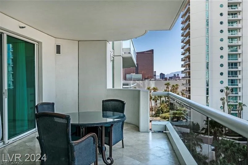 2857 Paradise, Las Vegas, NV 89109