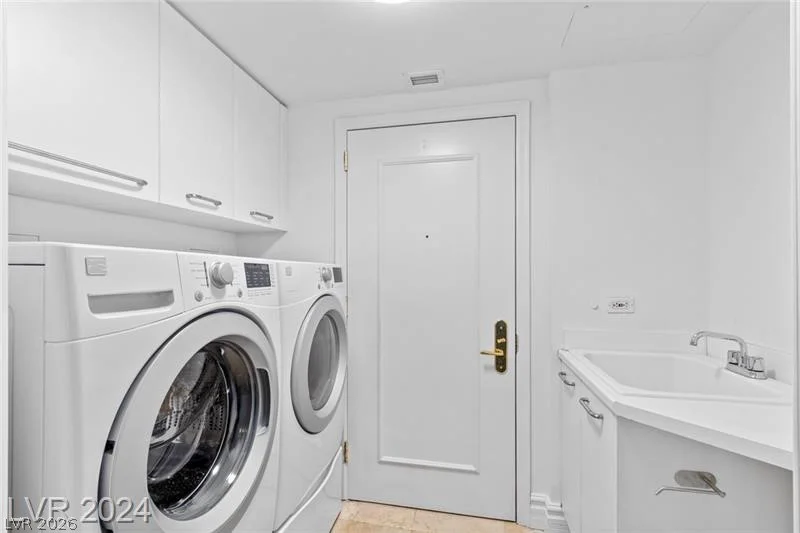 2857 Paradise, Las Vegas, NV 89109