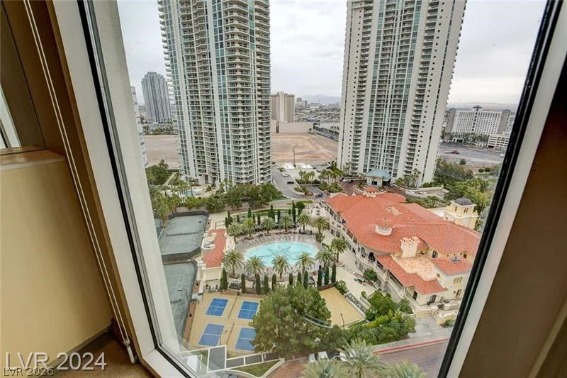 2857 Paradise, Las Vegas, NV 89109