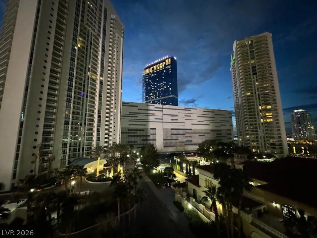 2857 Paradise, Las Vegas, NV 89109