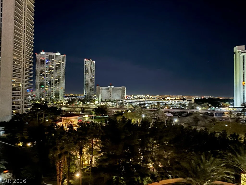 2857 Paradise, Las Vegas, NV 89109