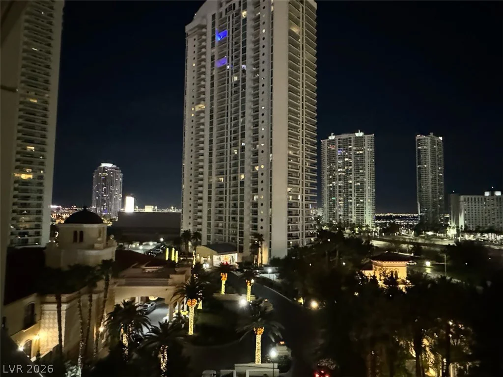 2857 Paradise, Las Vegas, NV 89109