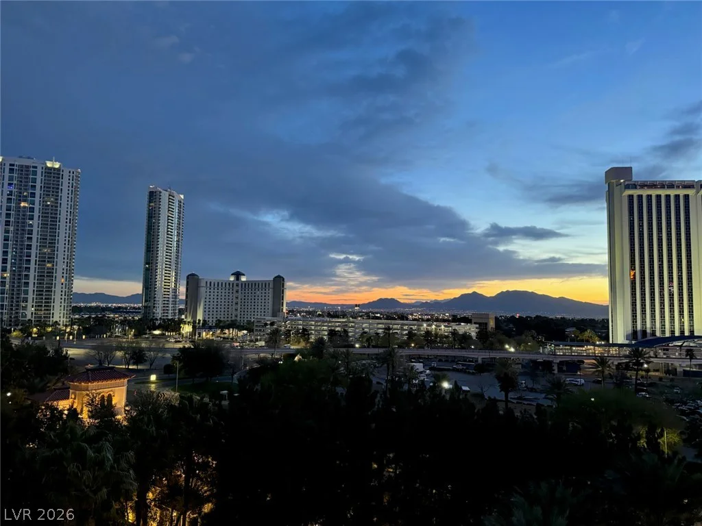 2857 Paradise, Las Vegas, NV 89109