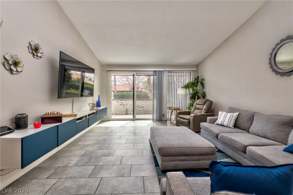 2461 El Paseo, Las Vegas, NV 89121