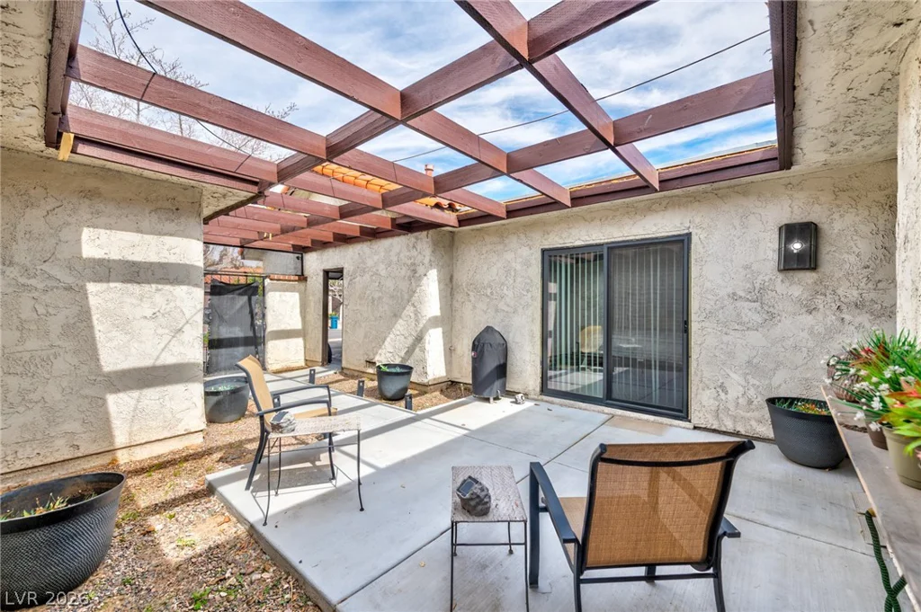 2461 El Paseo, Las Vegas, NV 89121